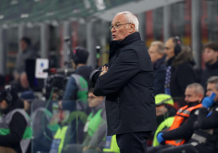 Roma E Milan Si Sfidano Senza