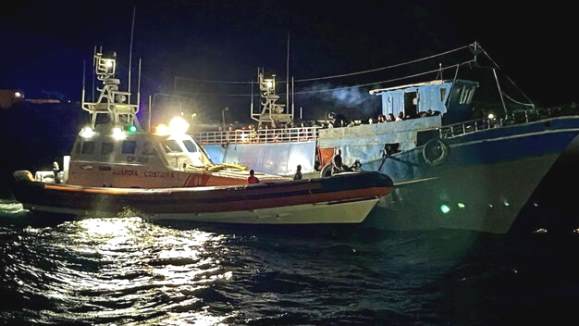 Sbarco Di Migranti In Italia3A