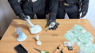 Scoperta Di Droga2C Armi E Dena
