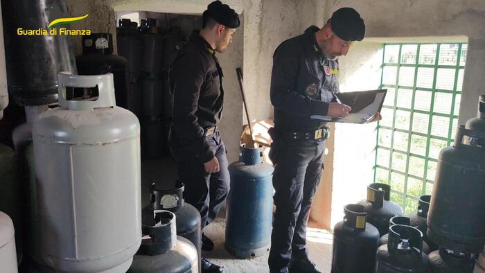 Sequestro Di Bombole Di Gpl3A I