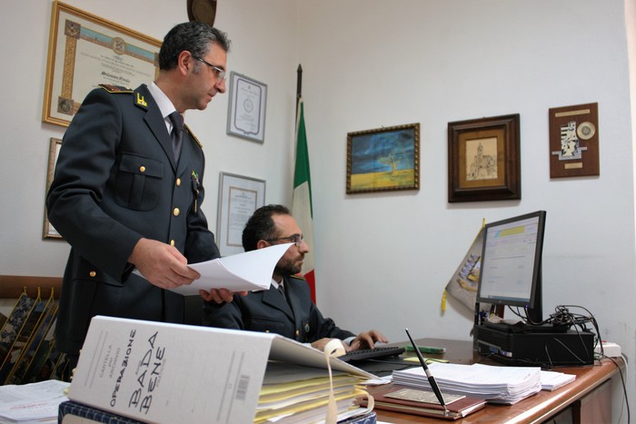 Sequestro Di Droga E Armi A Le