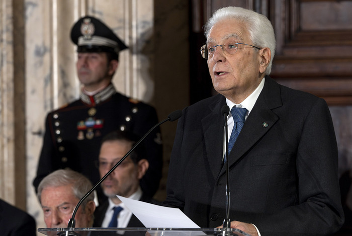 Sergio Mattarella Sottolinea L