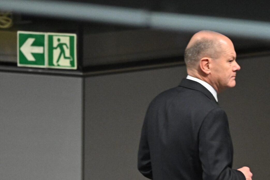 Sfiducia Al Governo Tedesco Di