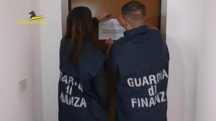 Smantellato Un Complesso Piano