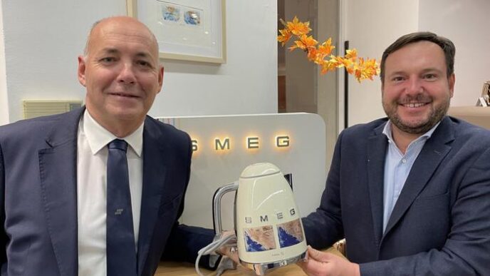 Smeg Incontra Le28099Artista Emilia