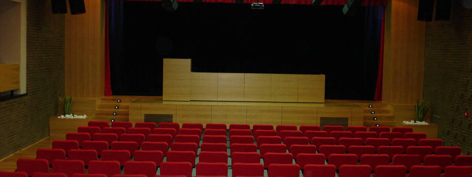 Teatro Ponchielli Di Latina3A N