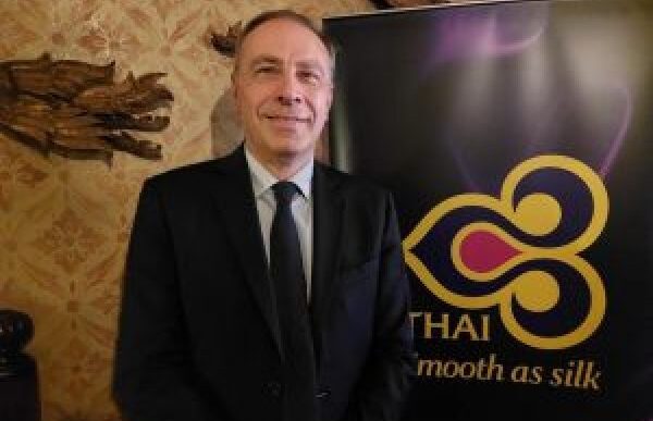 Thai Airways Intensifica I Col