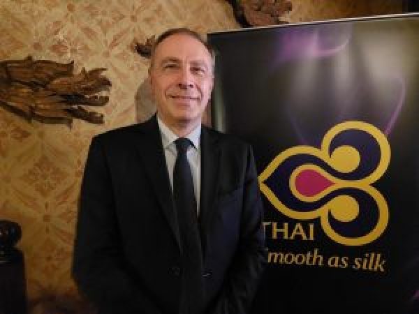 Thai Airways Intensifica I Col