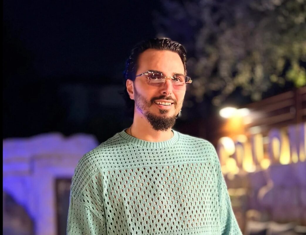 Tony Colombo Si Esibisce In Ca