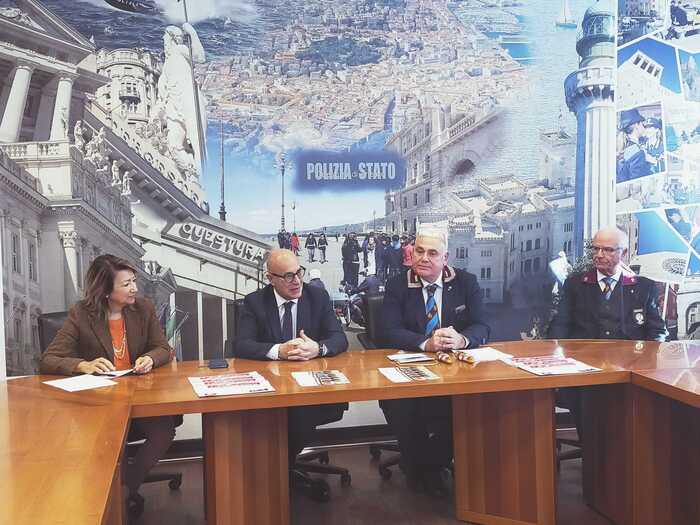 Trieste3A La Polizia Di Stato S