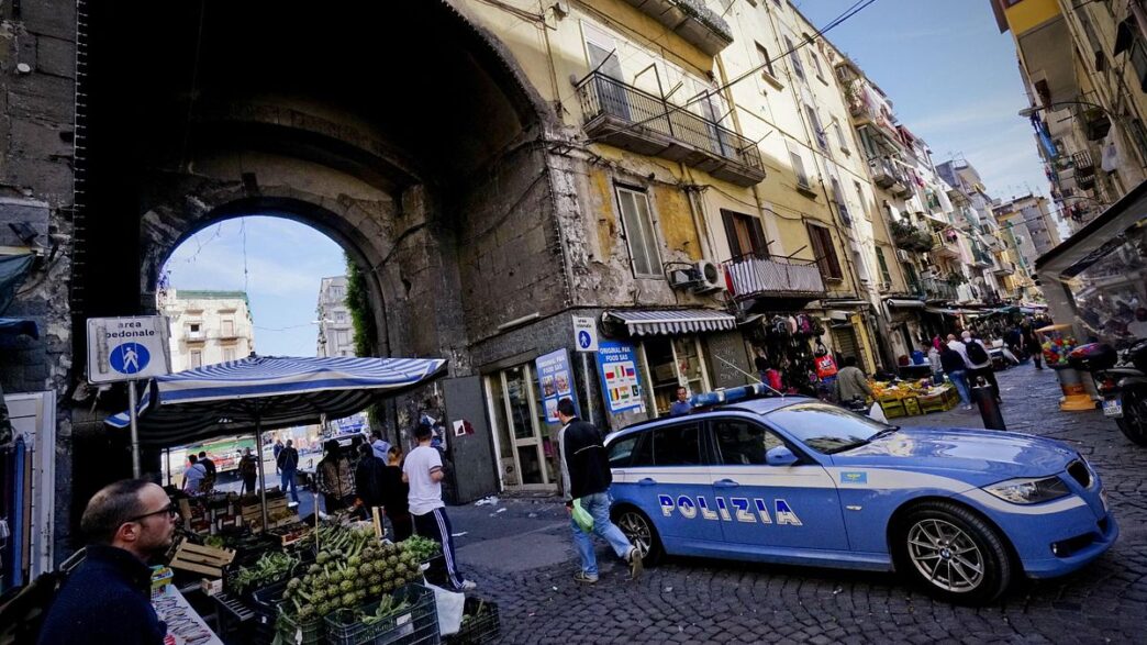 Turista Ferita A Napoli3A Indag