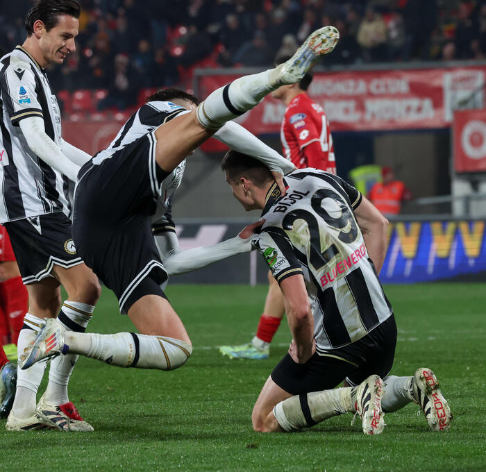 Udinese Batte Monza 2 1 Nel Po