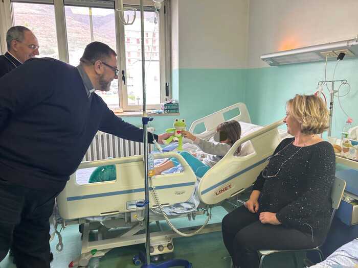 Un Gesto Di Solidarietc3A0 Per I