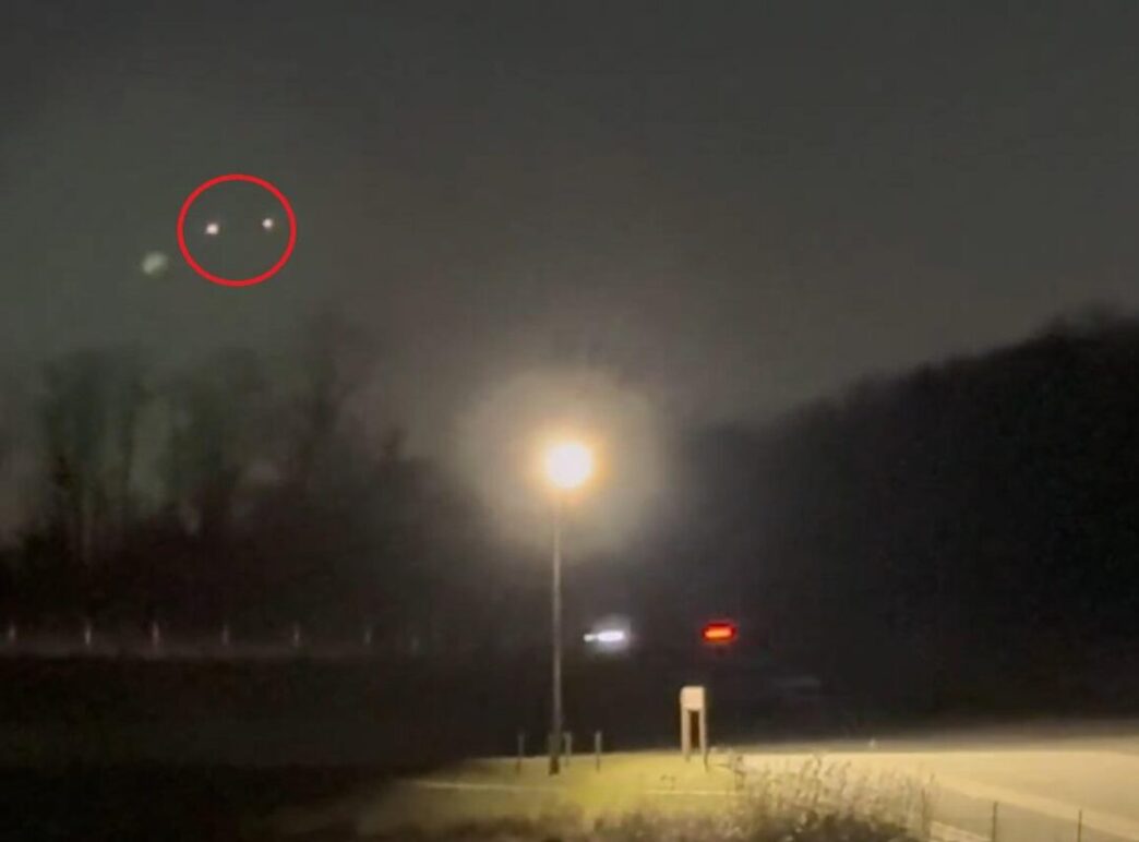 Un Mistero Aereo3A La Presenza