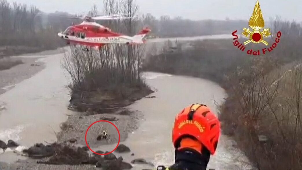 Una Giovane Salvata Dai Pompie