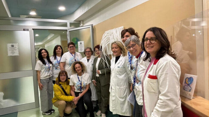 Una Scultura Commovente Per Ri