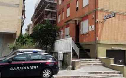 Uomo Di Cisterna Di Latina Den
