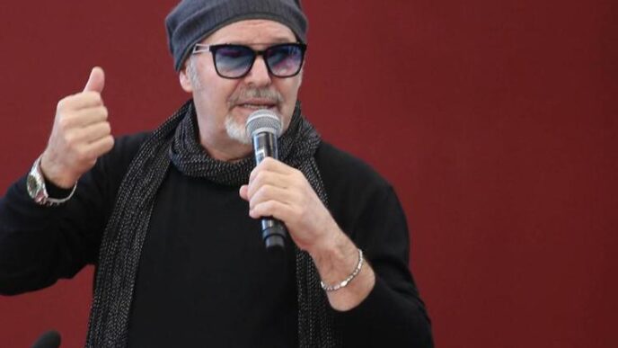 Vasco Rossi Critica Il Nuovo C