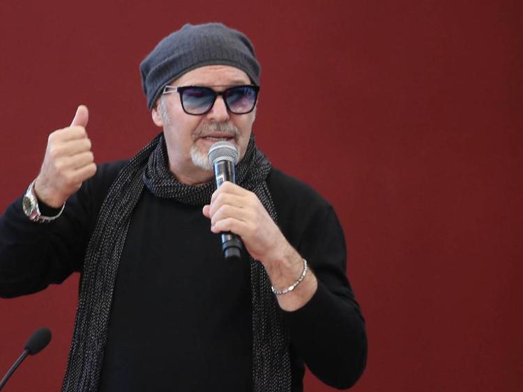 Vasco Rossi Critica Il Nuovo C
