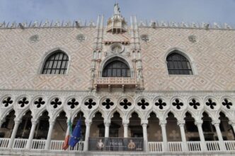 Venezia In Crescita3A Oltre 2 M