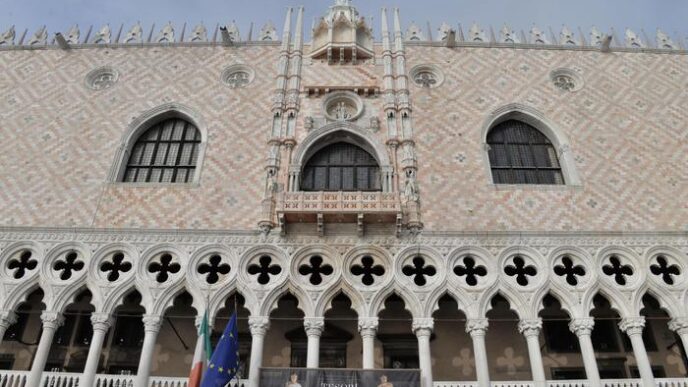 Venezia In Crescita3A Oltre 2 M