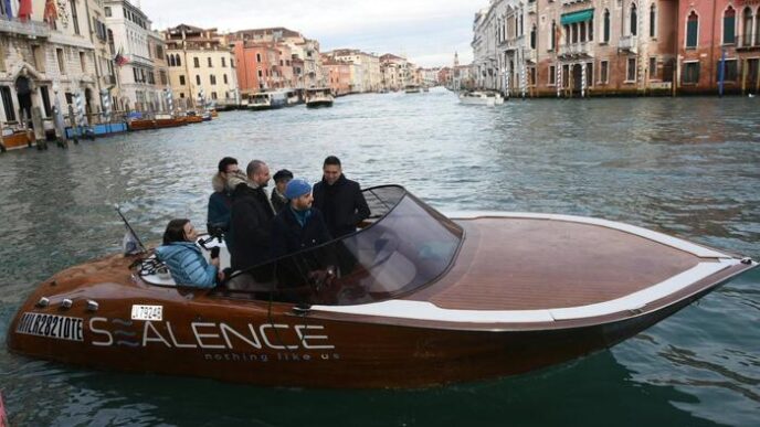 Venezia Presenta Un27Imbarcazio