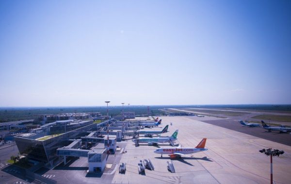 Aeroporti Di Puglia Celebra Un