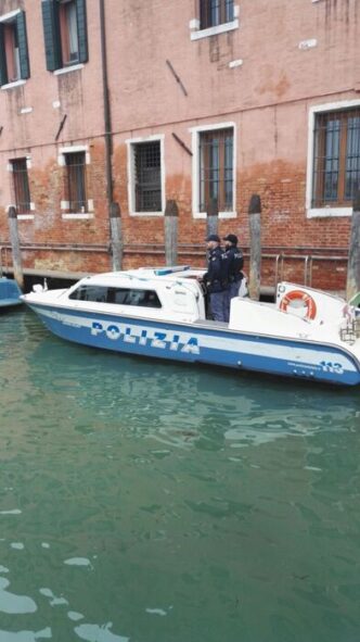 Aggressione A Venezia3A Uomo Ar