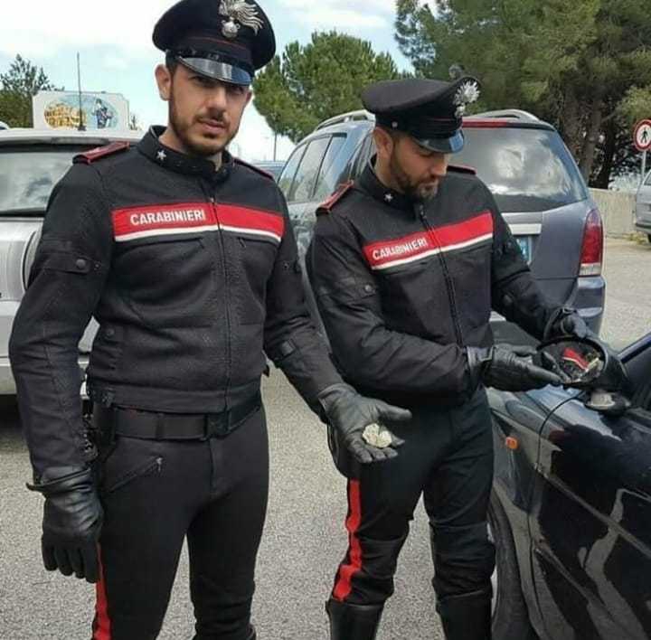 Aggressione E Vandalismo Su Vi