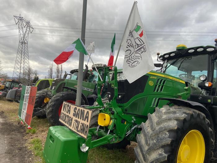 Agricoltori In Protesta A Pesa 1
