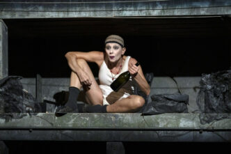 Al Teatro Nuovo Di Napoli Rito