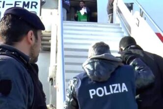 Arrestati Due Cittadini Strani