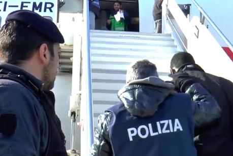 Arrestati Due Cittadini Strani