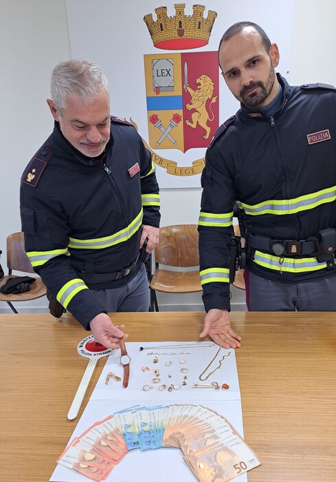 Arrestati Due Truffatori Sulla