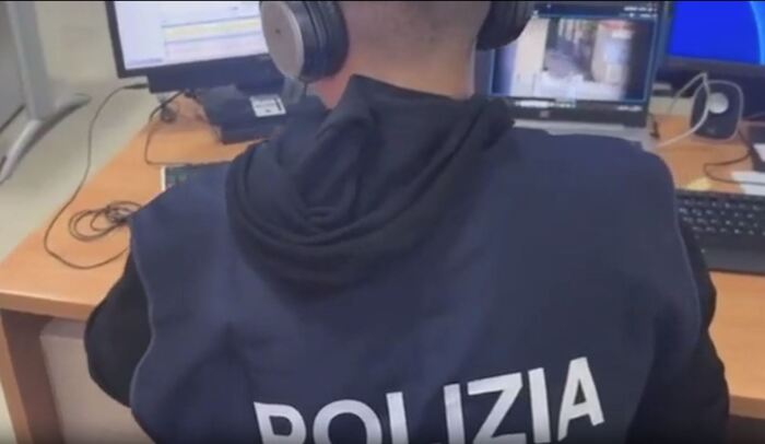 Arrestato A Napoli Un Cittadin
