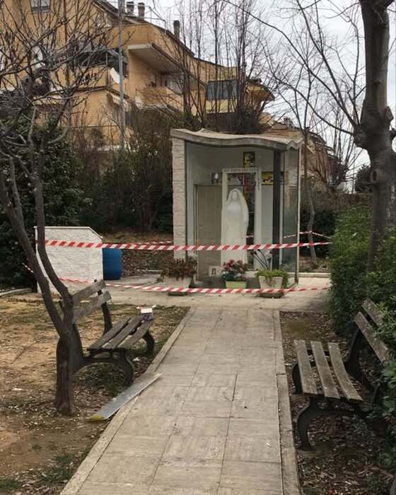 Atti Vandalici Colpiscono La C