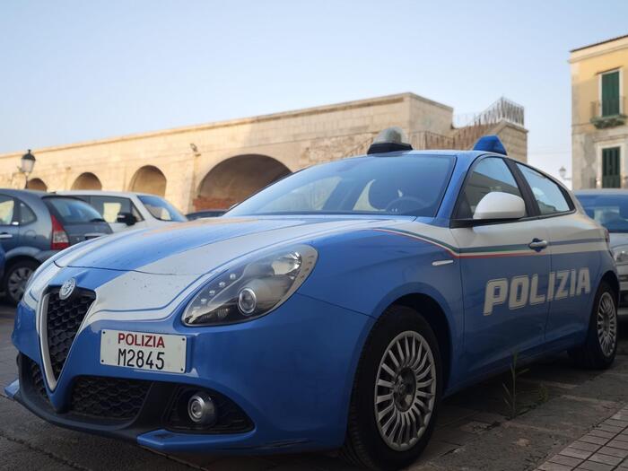 Blitz Della Polizia Di Stato C
