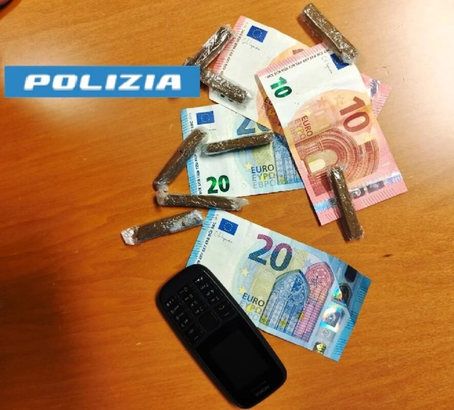 Blitz Della Polizia A Napoli3A