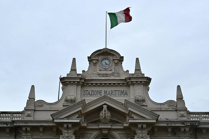 Calo Dei Passeggeri Per Stazio