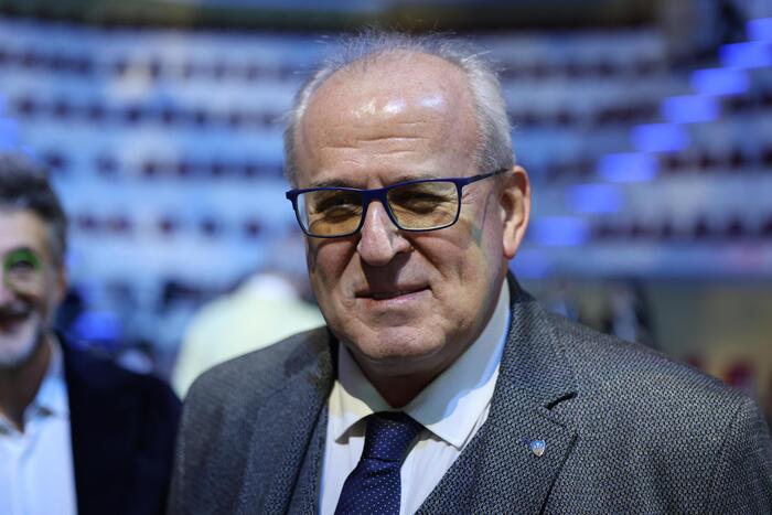 Cambio Di Testimone Nella Capi