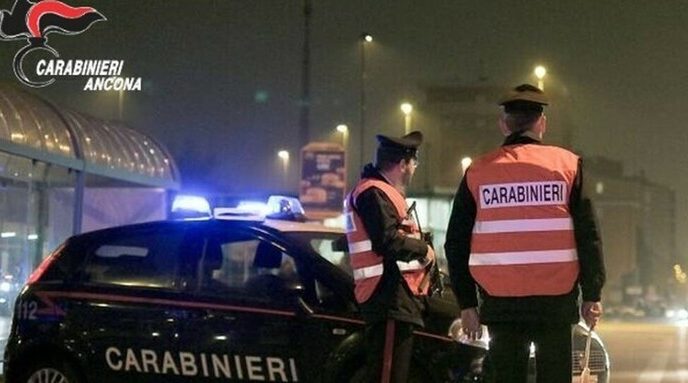 Cane Ringhioso Intrappola Un27A