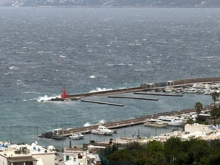 Capri Isolata3A Forte Tempesta