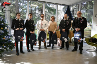 Carabinieri Regalano Momenti D