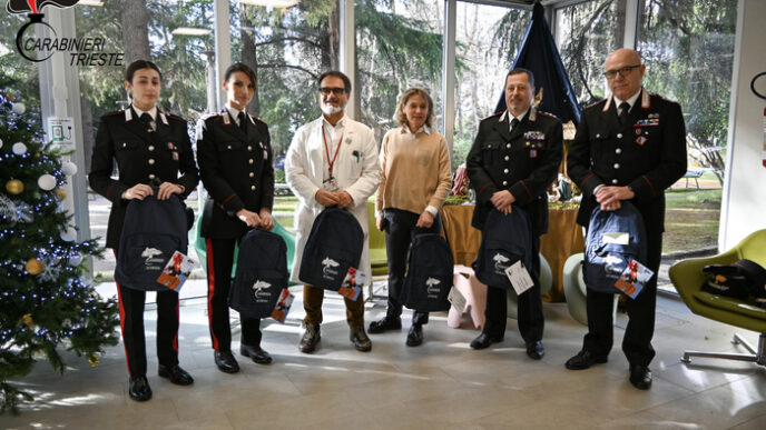 Carabinieri Regalano Momenti D