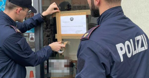 Chiusura Della Caffetteria Cas