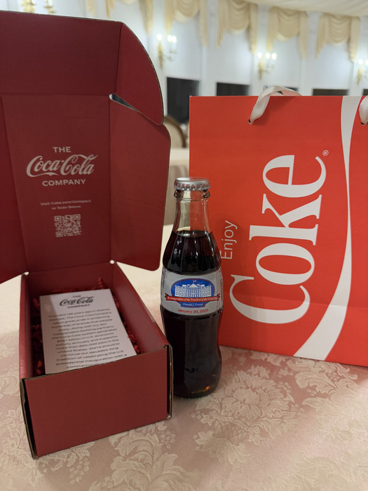 Coca Cola Celebra L27Insediamen