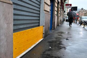 Commerciante A Genova Sfrutta