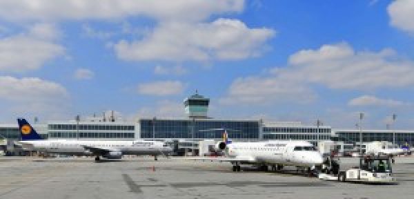 Crescita Dell27Aeroporto Di Mon