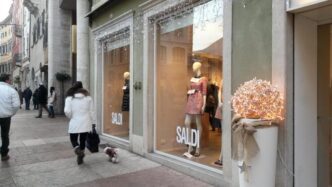 Crisi Del Commercio Locale3A L27