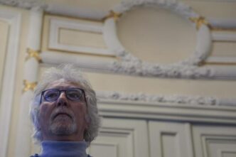 De Luca Conferma Il Suo Potere